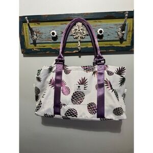 Esvan Travel Tote Duffel Gym Bag with a Pineapple pattern